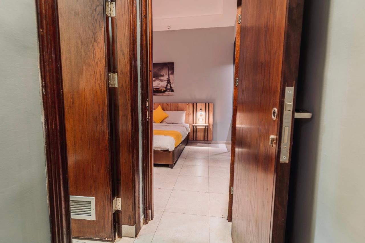 Baden Hotel Suites Amman Bagian luar foto
