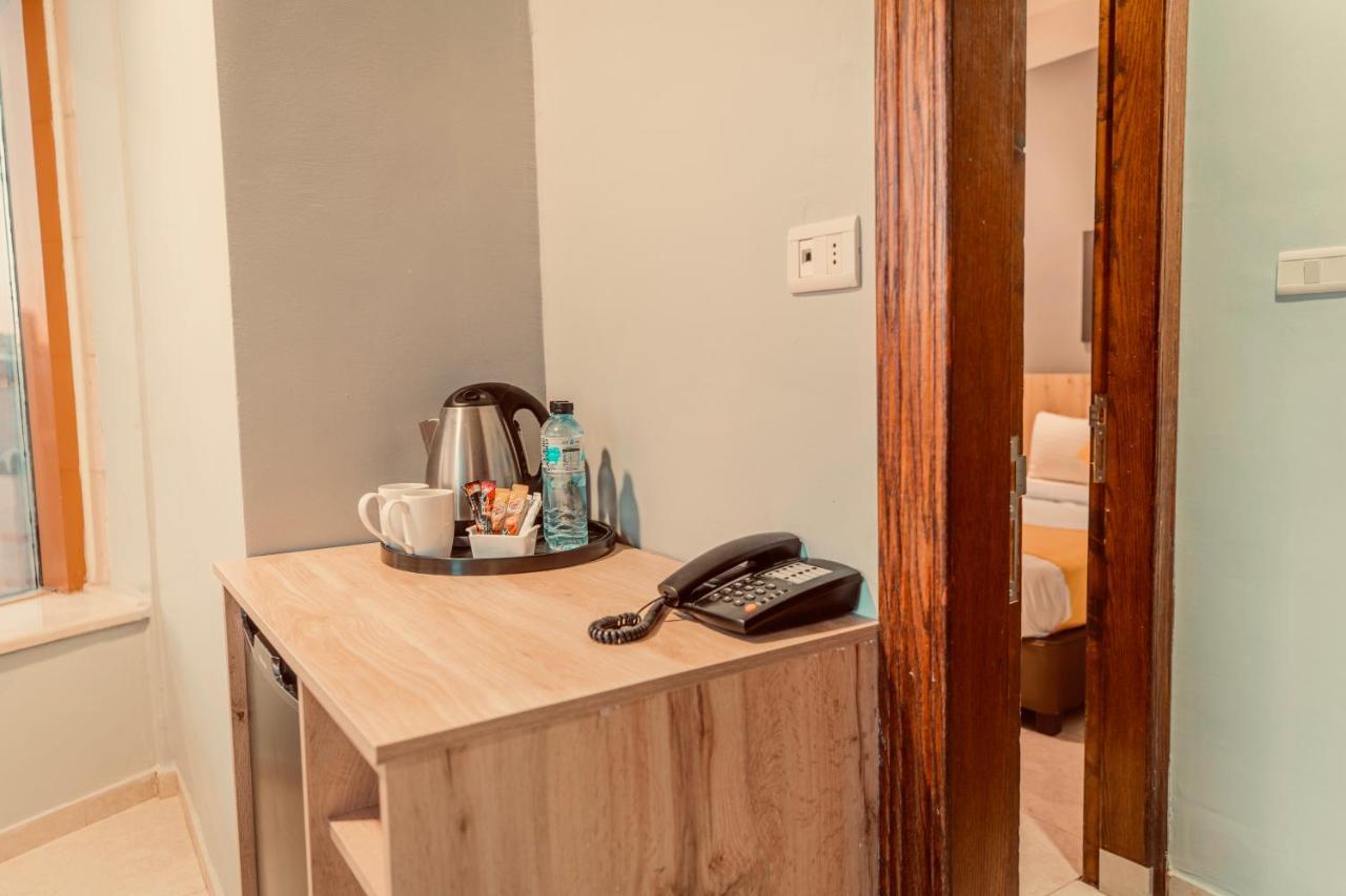 Baden Hotel Suites Amman Bagian luar foto
