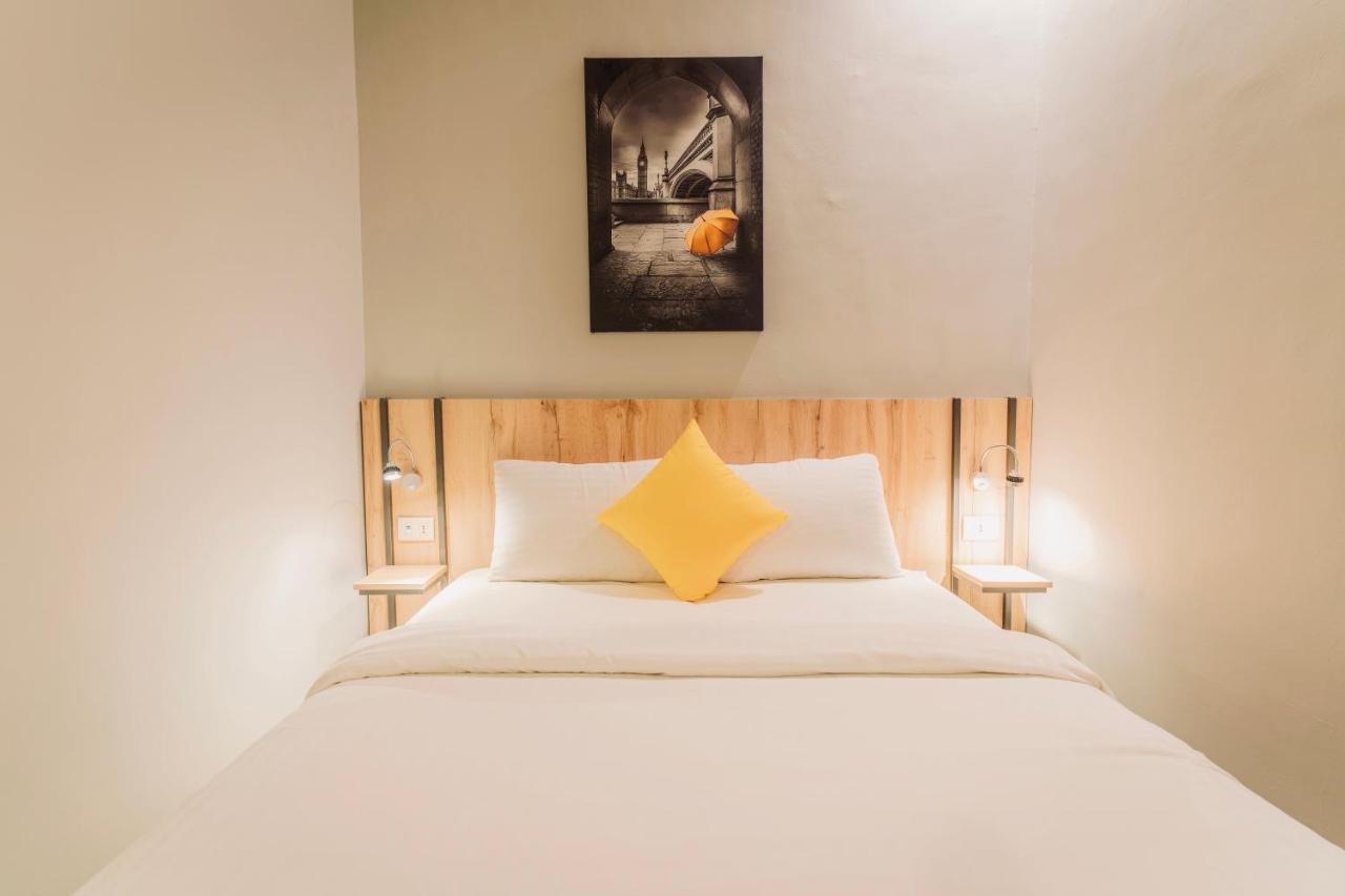 Baden Hotel Suites Amman Bagian luar foto