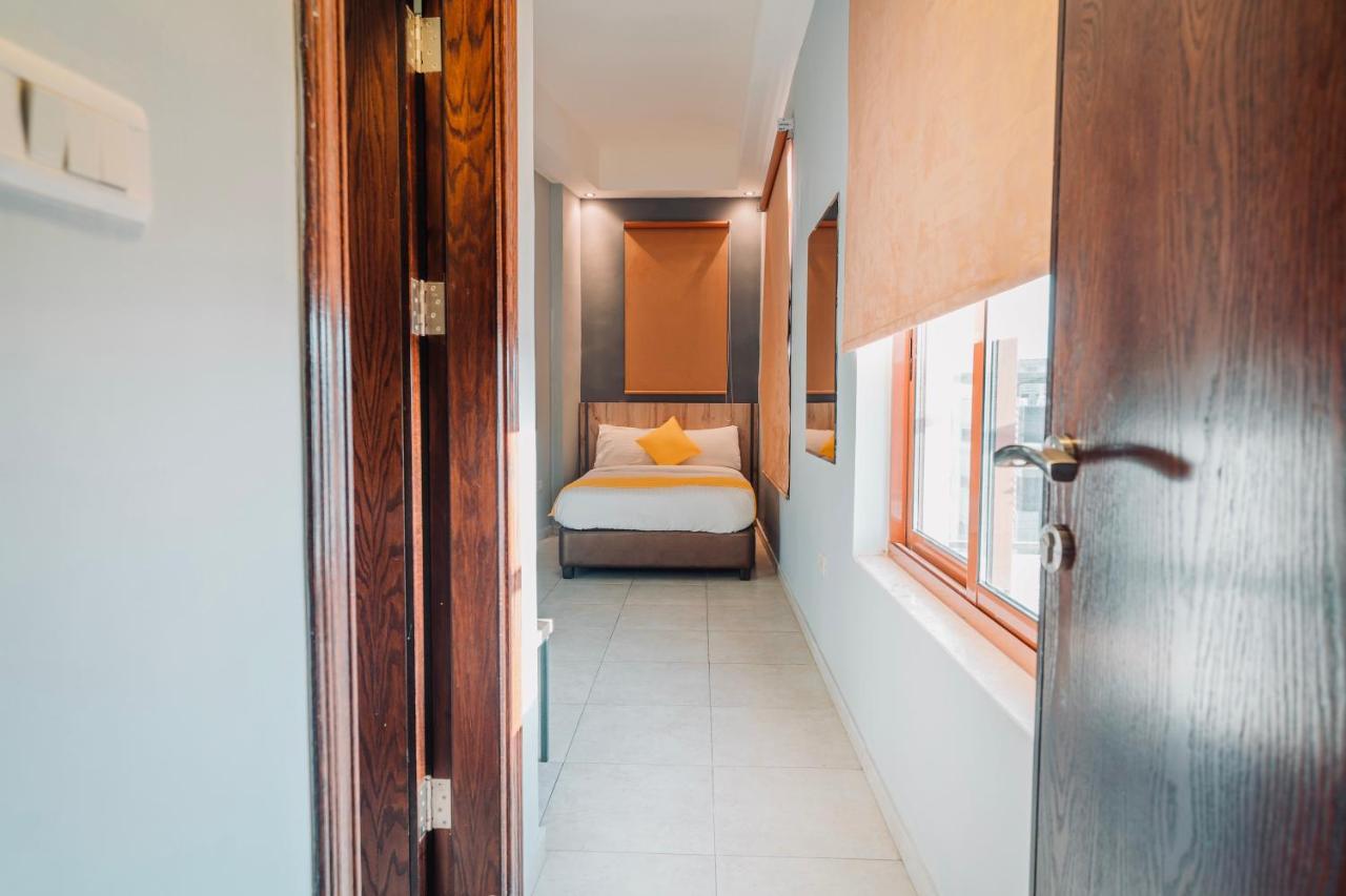 Baden Hotel Suites Amman Bagian luar foto