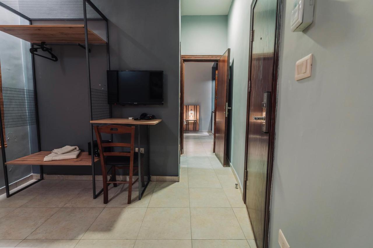 Baden Hotel Suites Amman Bagian luar foto