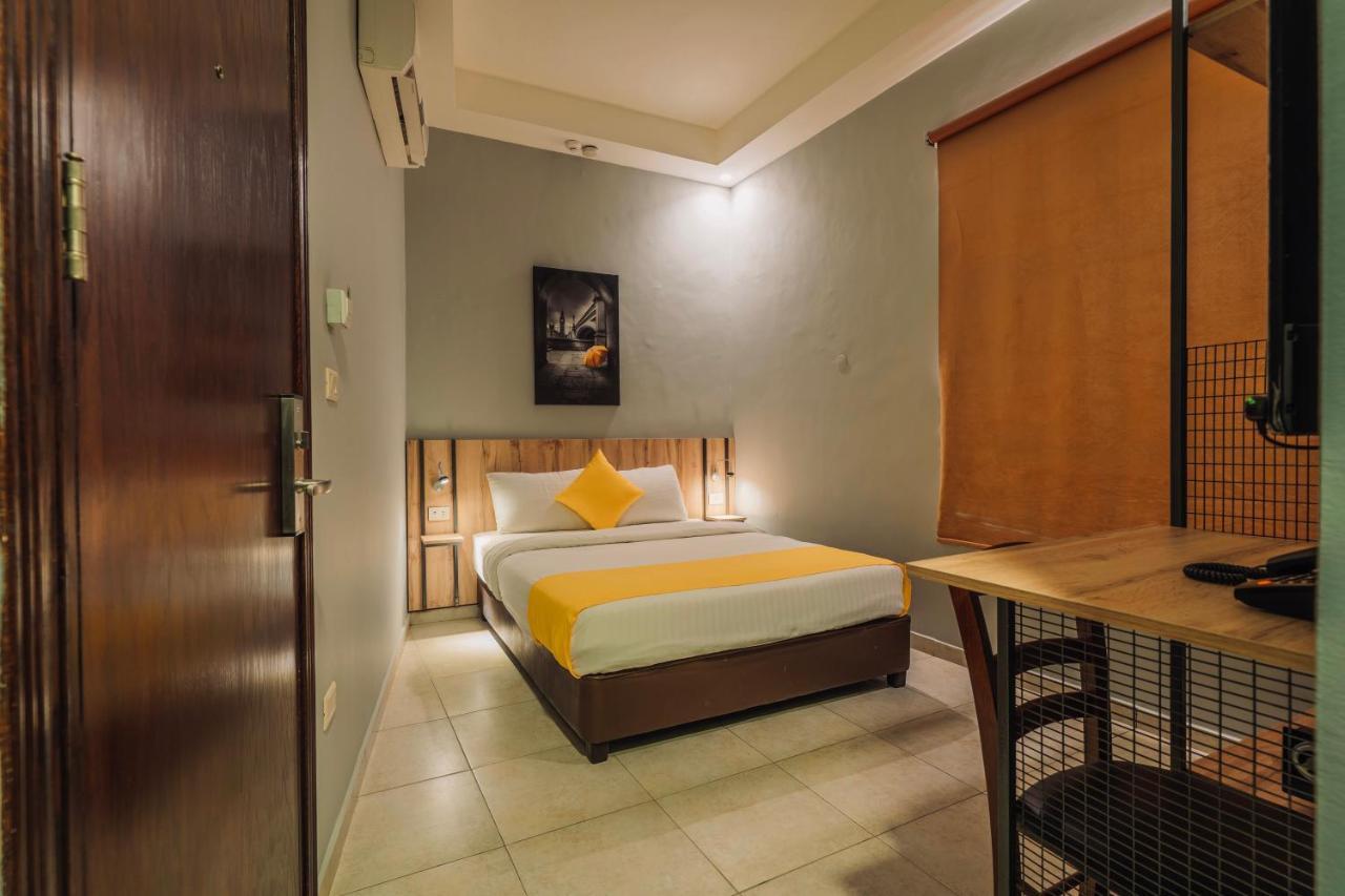 Baden Hotel Suites Amman Bagian luar foto
