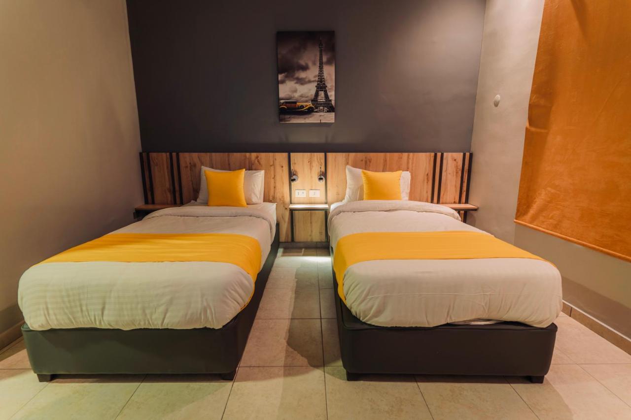 Baden Hotel Suites Amman Bagian luar foto