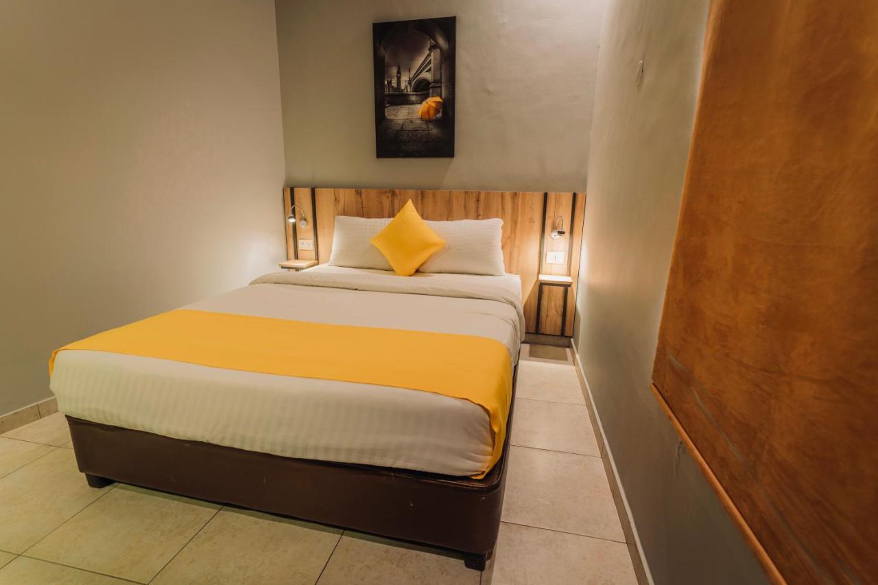 Baden Hotel Suites Amman Bagian luar foto
