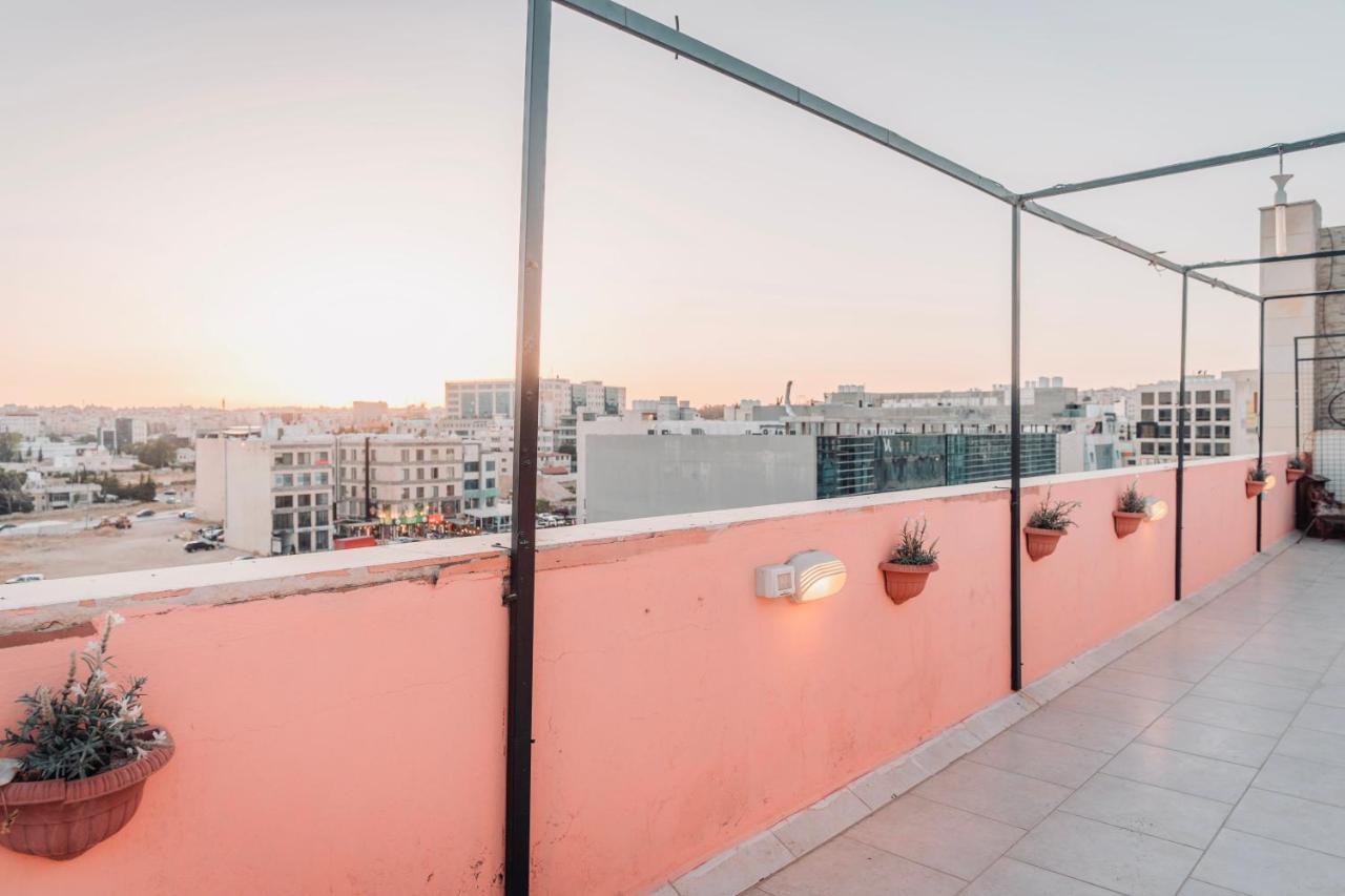 Baden Hotel Suites Amman Bagian luar foto