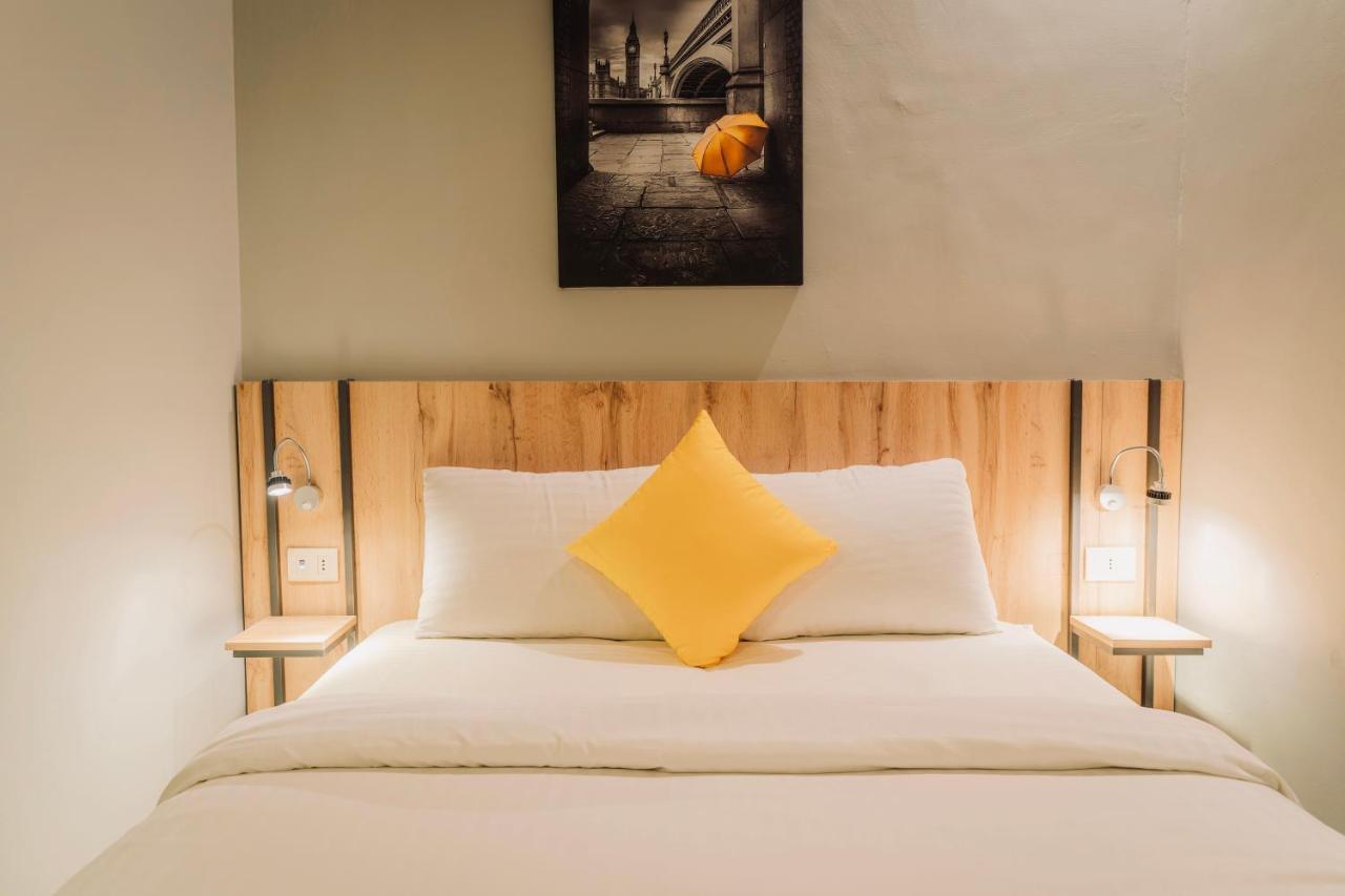 Baden Hotel Suites Amman Bagian luar foto