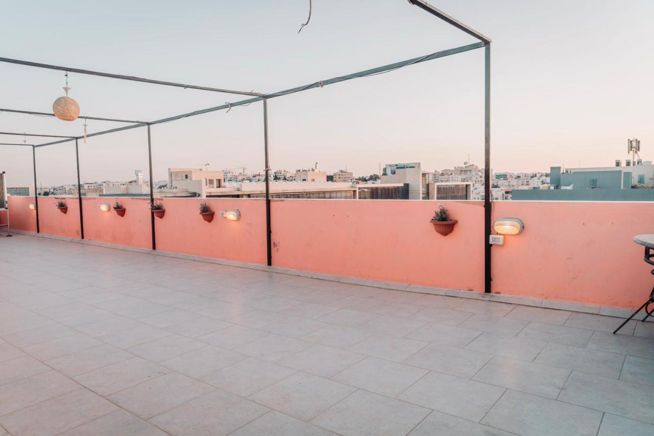 Baden Hotel Suites Amman Bagian luar foto