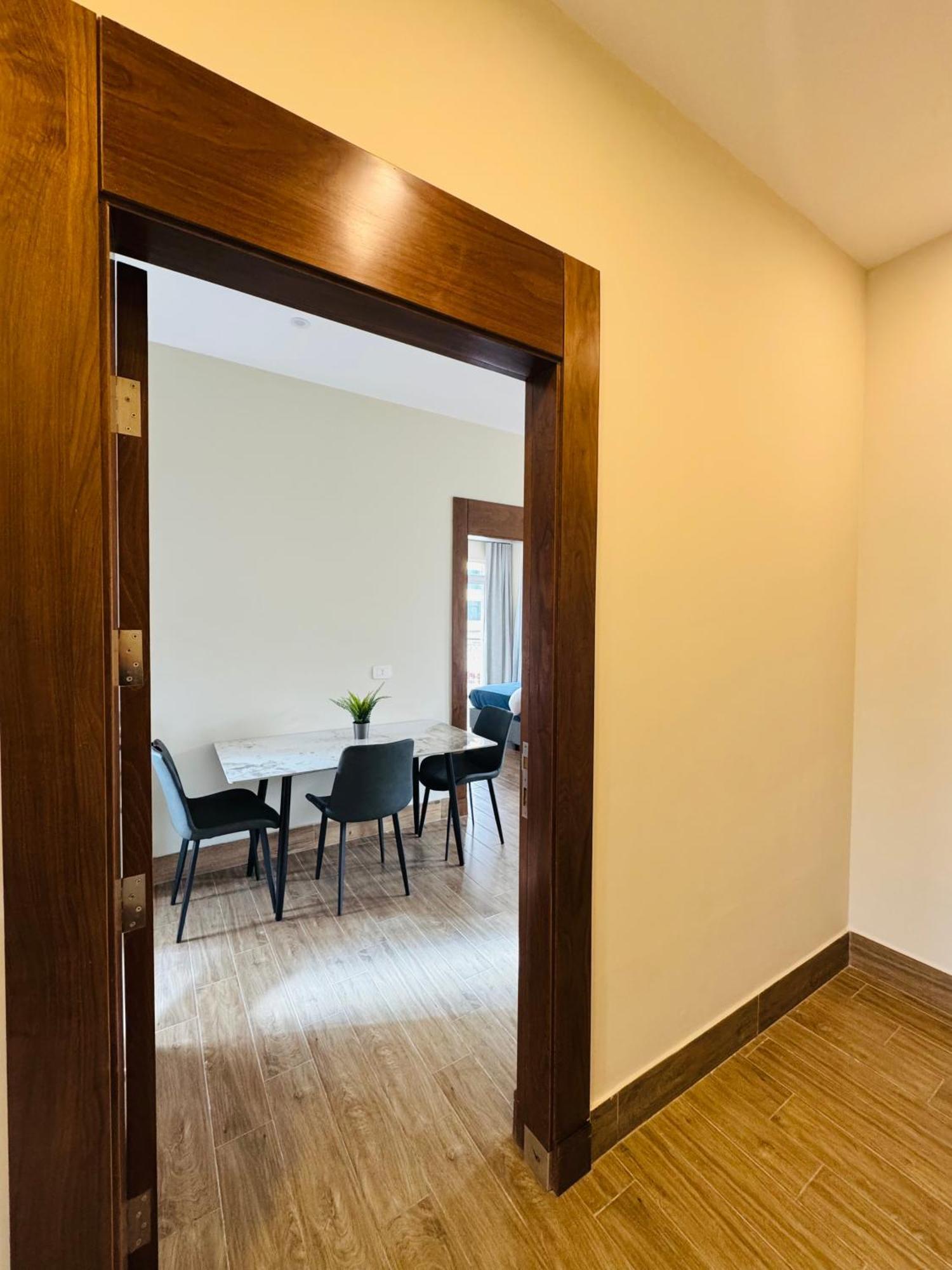 Baden Hotel Suites Amman Bagian luar foto