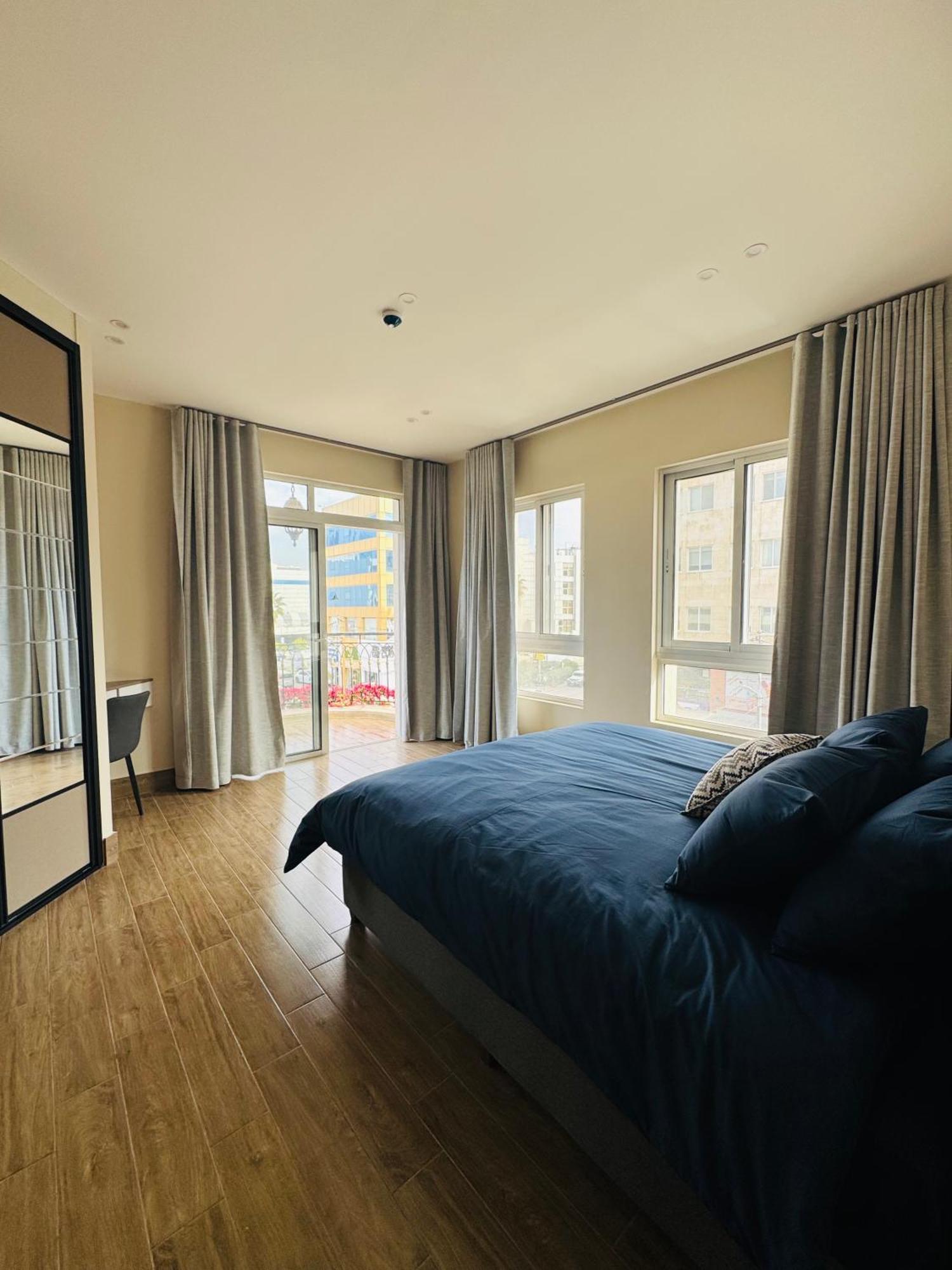 Baden Hotel Suites Amman Bagian luar foto