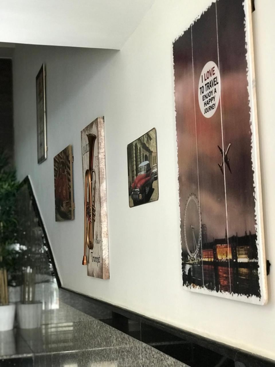 Baden Hotel Suites Amman Bagian luar foto